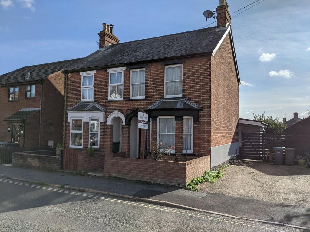 3 bedroom semidetached house for sale in Carr Avenue, Leiston, IP16