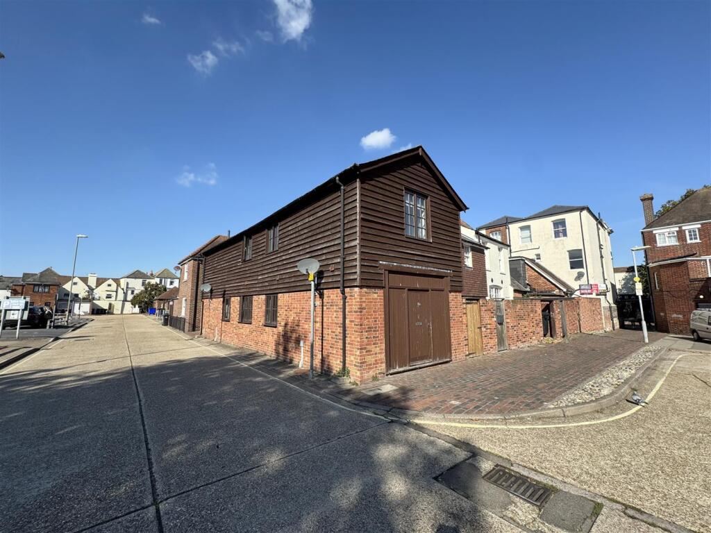 Main image of property: India Arms House, 91-93 High Street, Gosport
