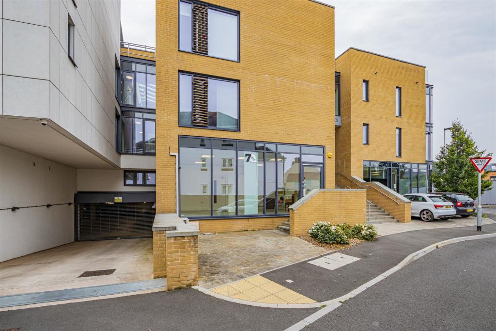 Commercial property for rent in UNIT C2 Severn Quay, Chepstow, NP16