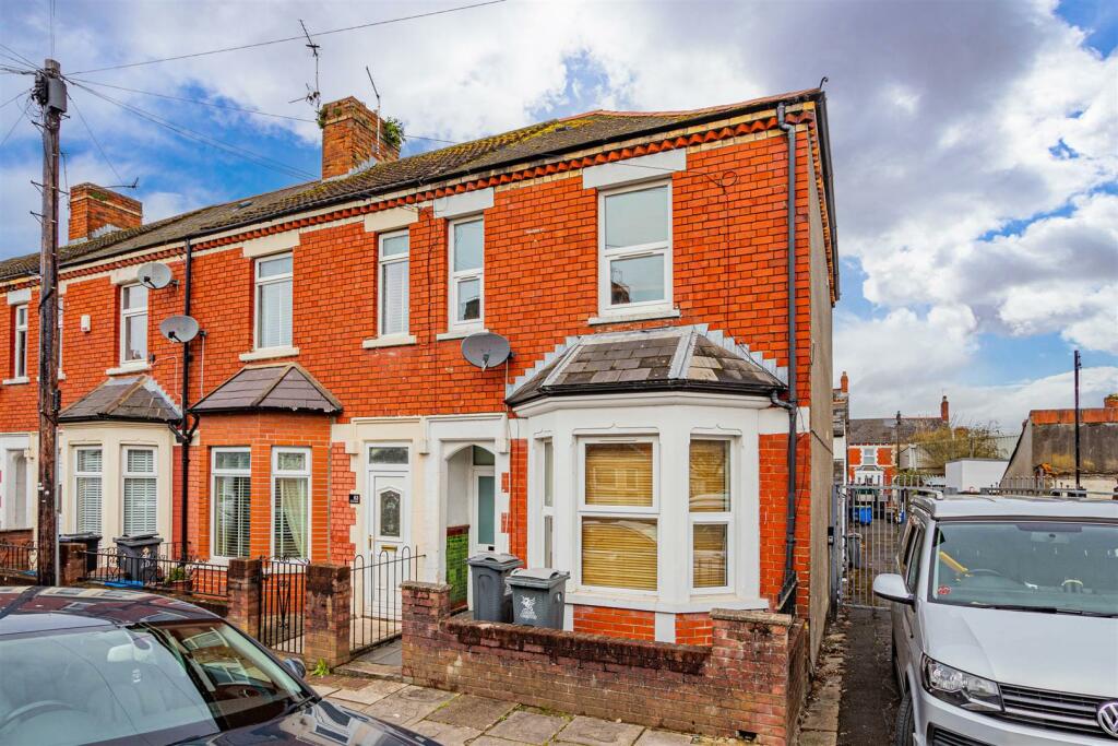 2 bedroom flat for sale in Dorset Street, Grangetown, Cardiff, CF11
