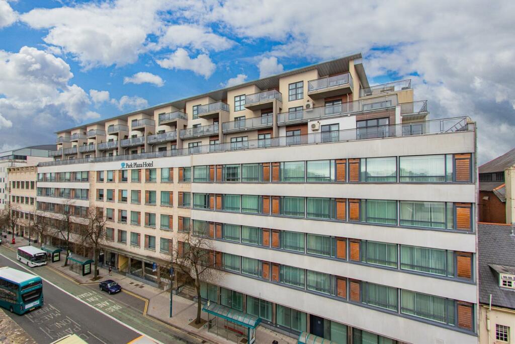 3 bedroom apartment for sale in Greyfriars Road, Cardiff, City Centre, CF10