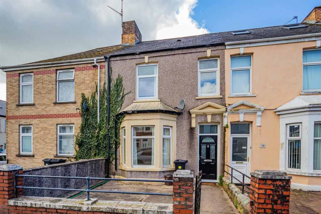 3 bedroom terraced house for rent in Clive Road, Canton, CF5