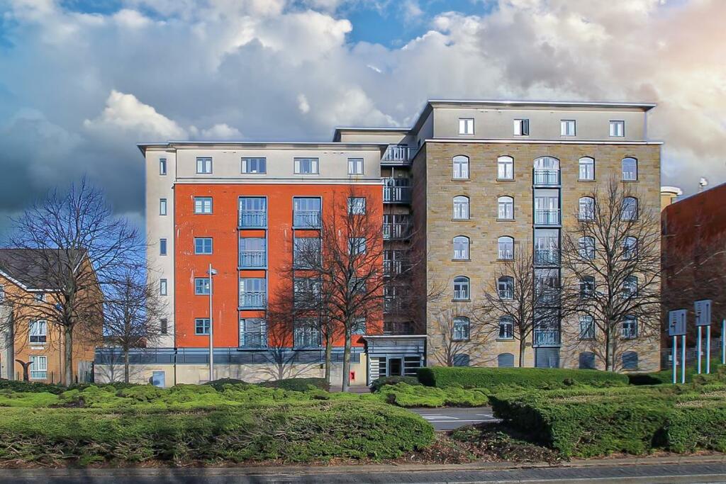 1 bedroom flat for rent in Magretian Place, Cardiff Bay, CF10