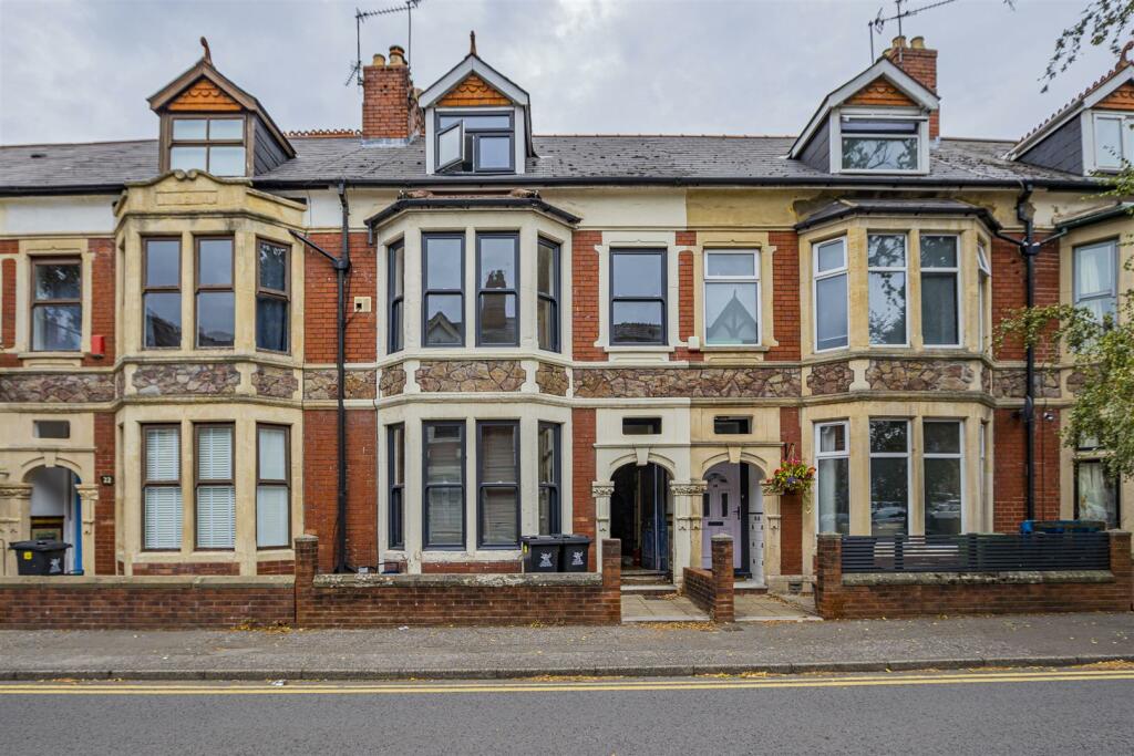 3 bedroom flat for rent in Romilly Road, Canton, CF5