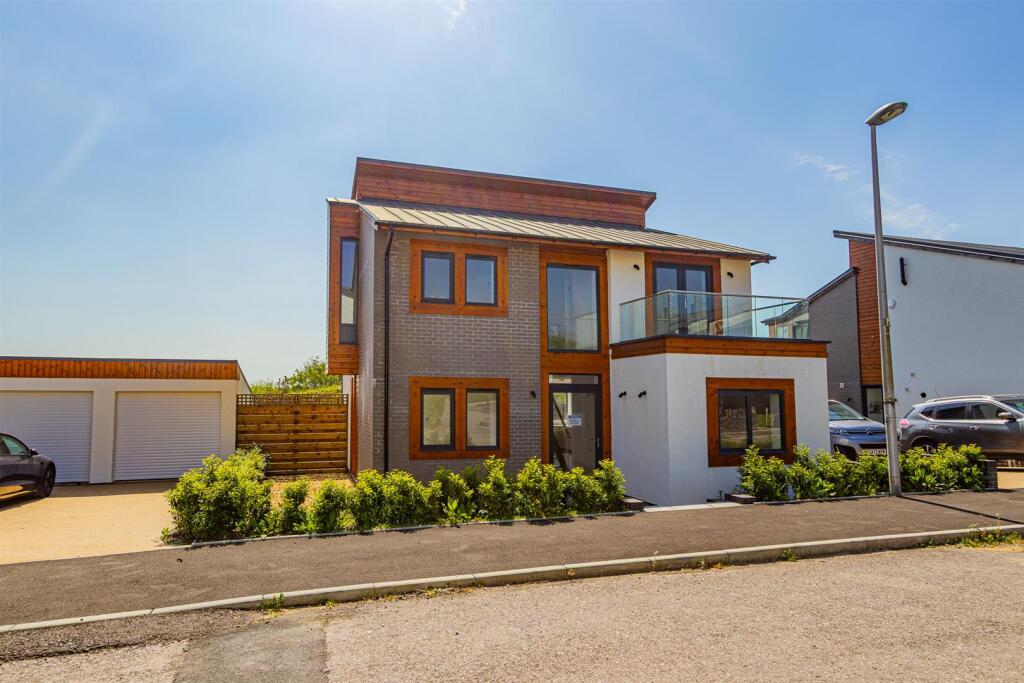 Main image of property: The Green, Brynna, Rhondda Cynon Taff