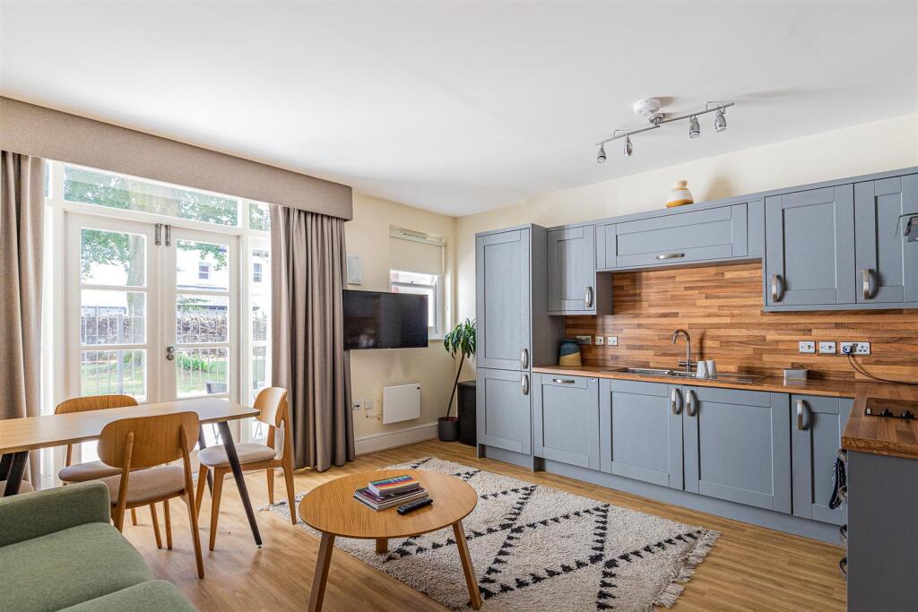 Main image of property: Cathedral Road, Pontcanna