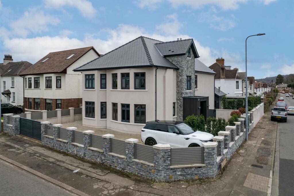 4 bedroom detached house for sale in Pencisely Road, Cardiff, CF5