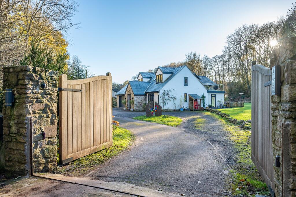 Main image of property: Lower Common, Aylburton