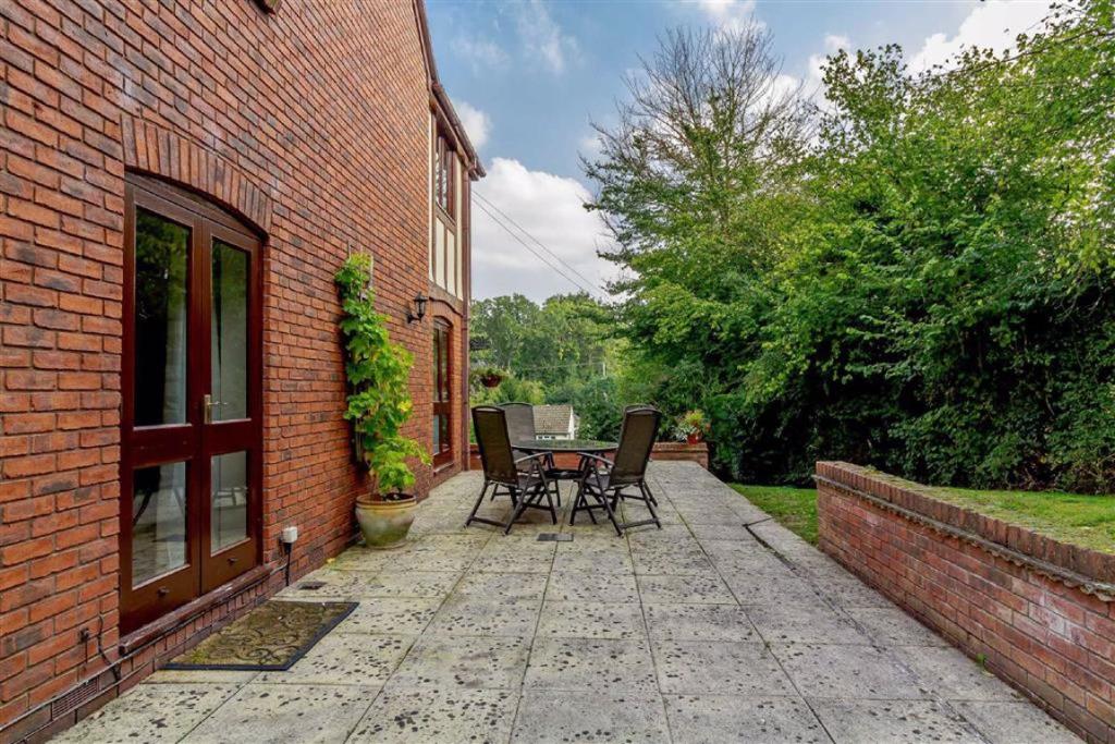 4 bedroom detached house for sale in Hereford, Herefordshire, HR2