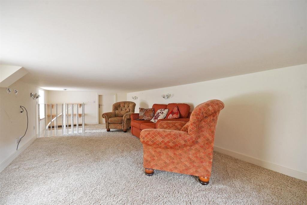 2 bedroom detached house for sale in Ranmoor Road, Sheffield, S10