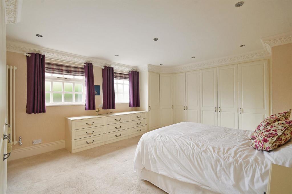 2 bedroom detached house for sale in Ranmoor Road, Sheffield, S10