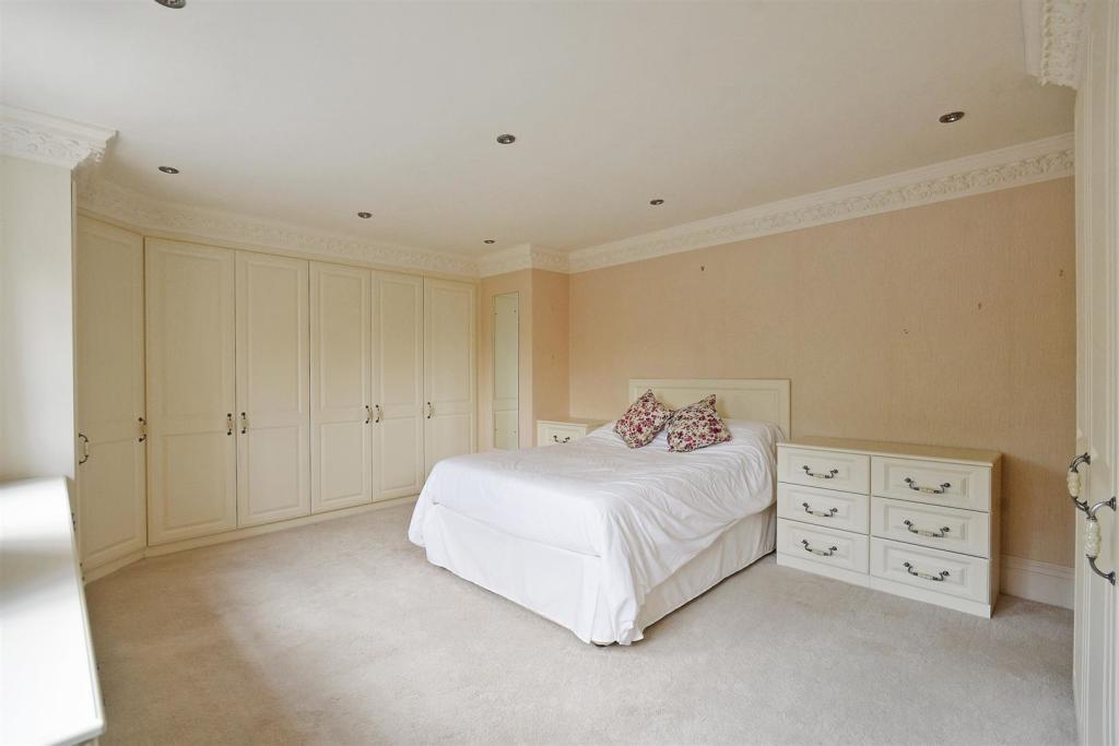 2 bedroom detached house for sale in Ranmoor Road, Sheffield, S10