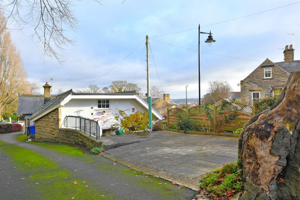 2 bedroom detached house for sale in Ranmoor Road, Sheffield, S10