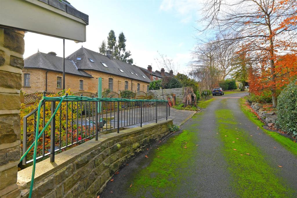 2 bedroom detached house for sale in Ranmoor Road, Sheffield, S10