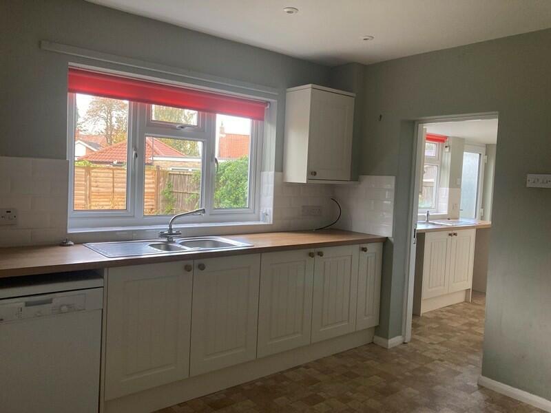 Detached to rent on 10 York Road Strensall YO32