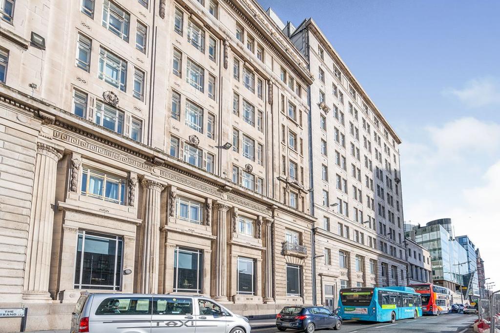 Studio apartment for sale in The Strand, Liverpool, Merseyside, L2