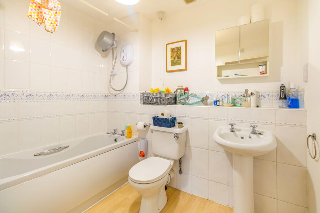 2 bedroom apartment for sale in Pennyford Drive, Mossley Hill, Merseyside, L18