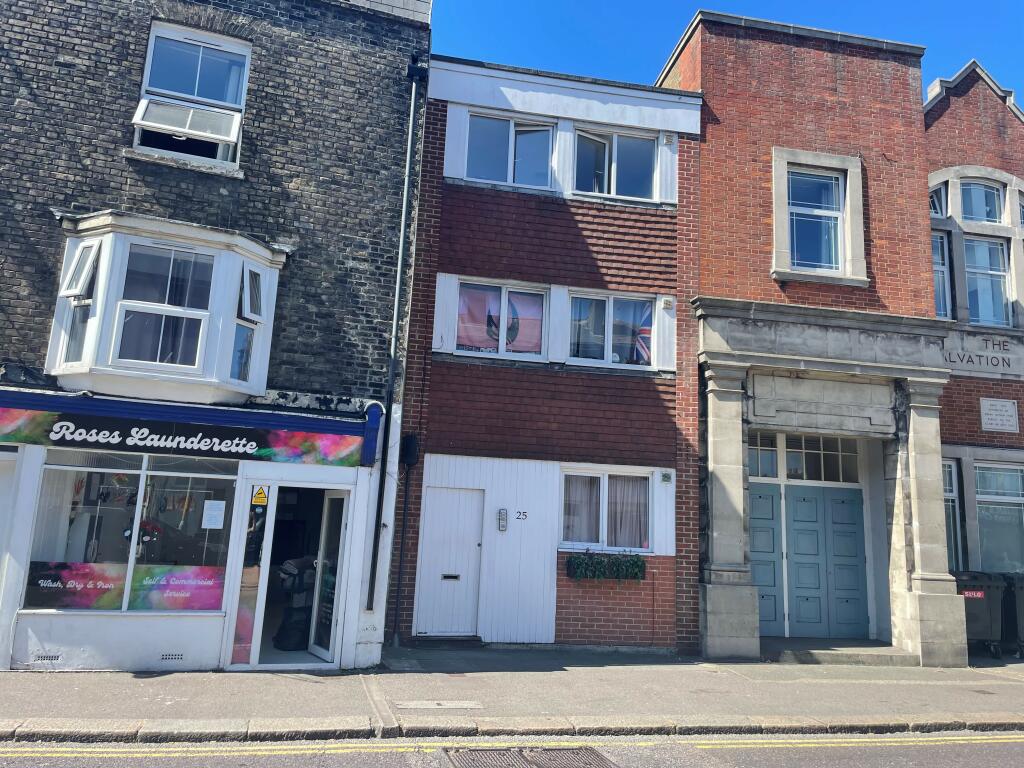 1 bedroom flat for rent in High Street, Dover, CT16
