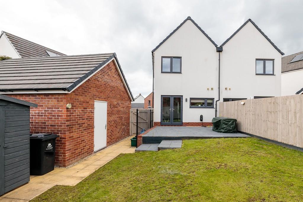 2 bedroom semidetached house for sale in Cinders Crescent, Cinderford