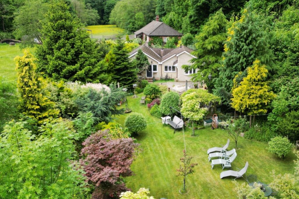 3 bedroom detached bungalow for sale in Bank Cottage, Off Main Road, Unstone, Dronfield, S18 4AB