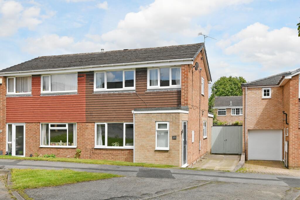 3 bedroom semidetached house for sale in Arundel Close, Dronfield