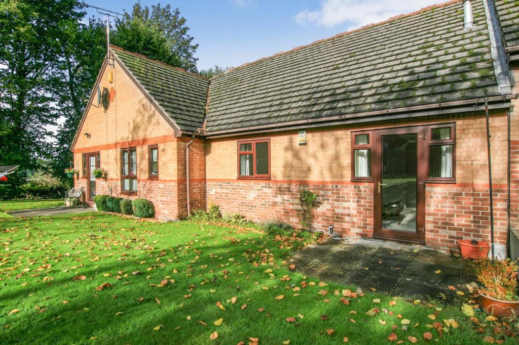 1 bedroom bungalow for sale in Brookview Court, Dronfield, Derbyshire