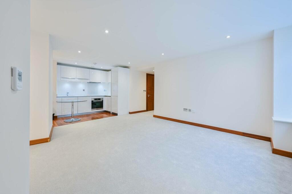 2 bedroom flat for sale in Bedford Row, Holborn, London, WC1R