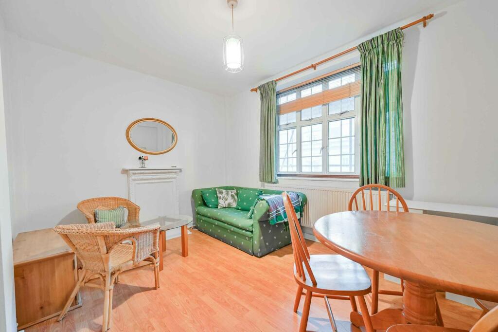 1 bedroom flat for sale in Russell Court, Bloomsbury, London, WC1H