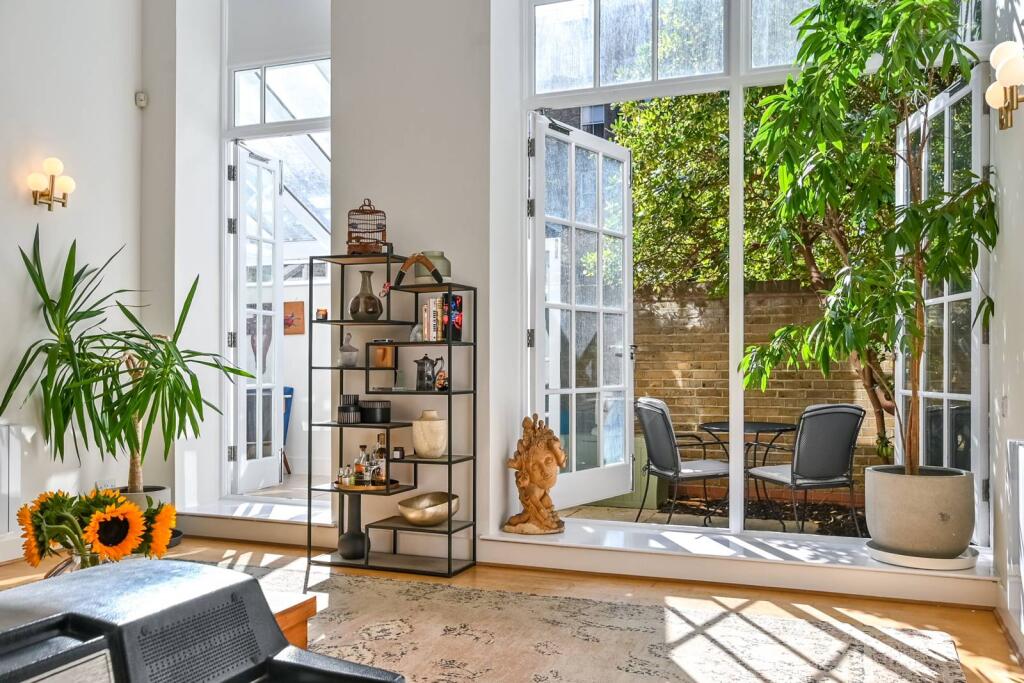 Main image of property: Three Cups Yard, Holborn, London, WC1R