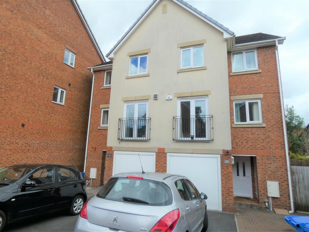 4 bedroom town house for sale in Copperfield Vale, ClaytonleWoods, PR6