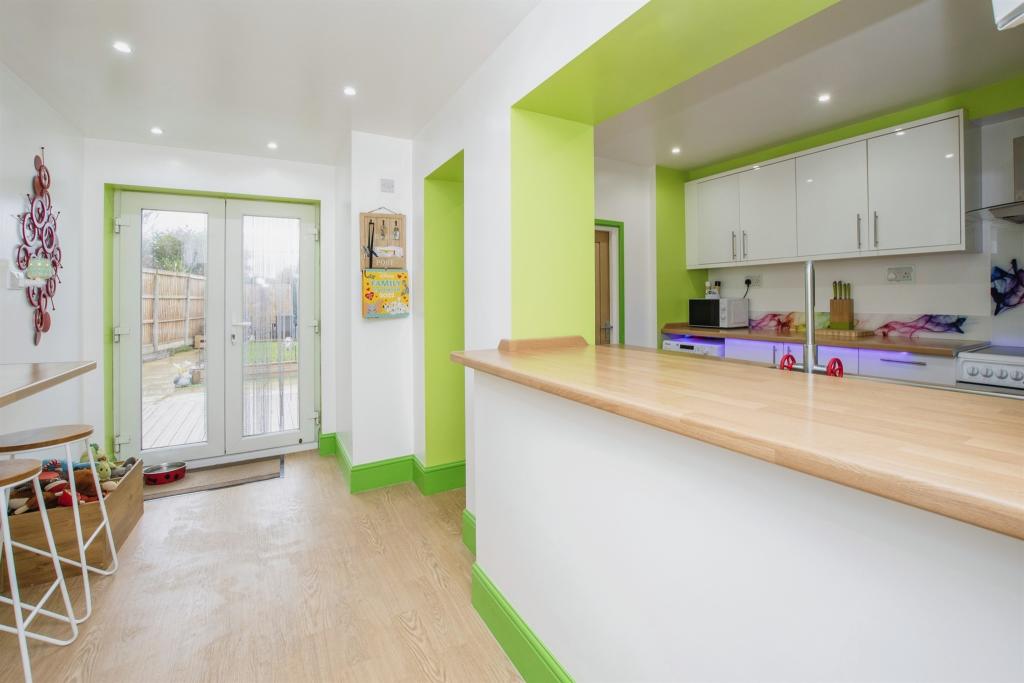 4 bedroom semidetached house for sale in Winterton Road, Hemsby, Great