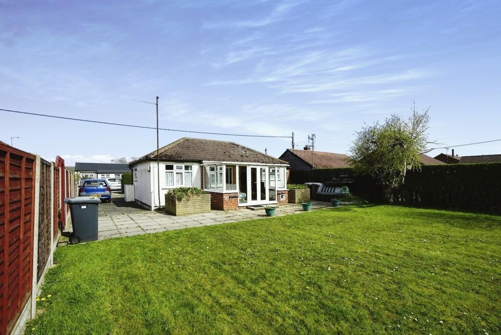 2 bedroom detached bungalow for sale in Fakes Road, Hemsby, Great