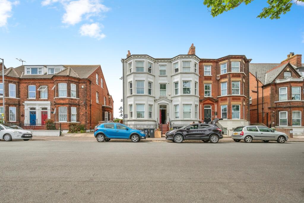 3 bedroom flat