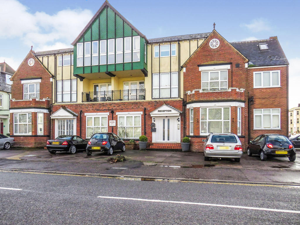 1 bedroom flat for sale in Norfolk Square, Great Yarmouth, NR30