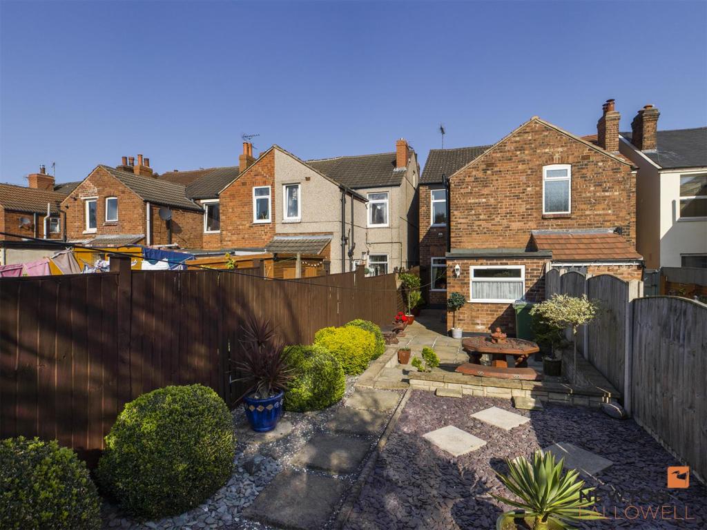 2 bedroom semidetached house for sale in Yorke Street, Mansfield