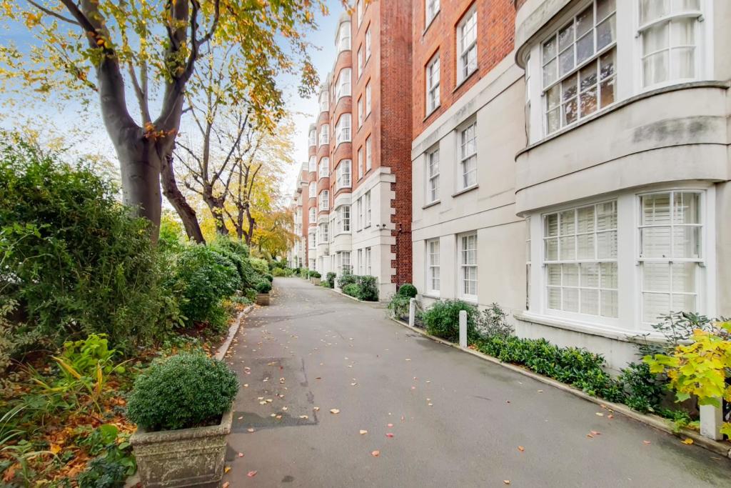 glen matlock castellain road london glen matlock castellain road london