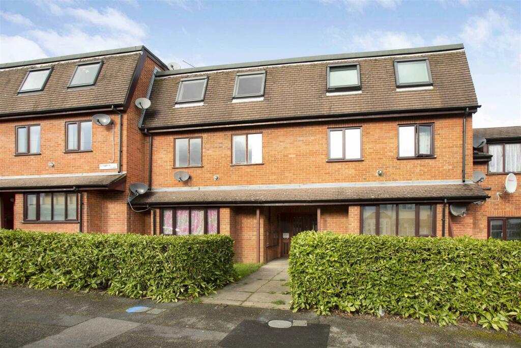 1 bedroom flat for sale in Longlands Court, Manor Road, Walthamstow