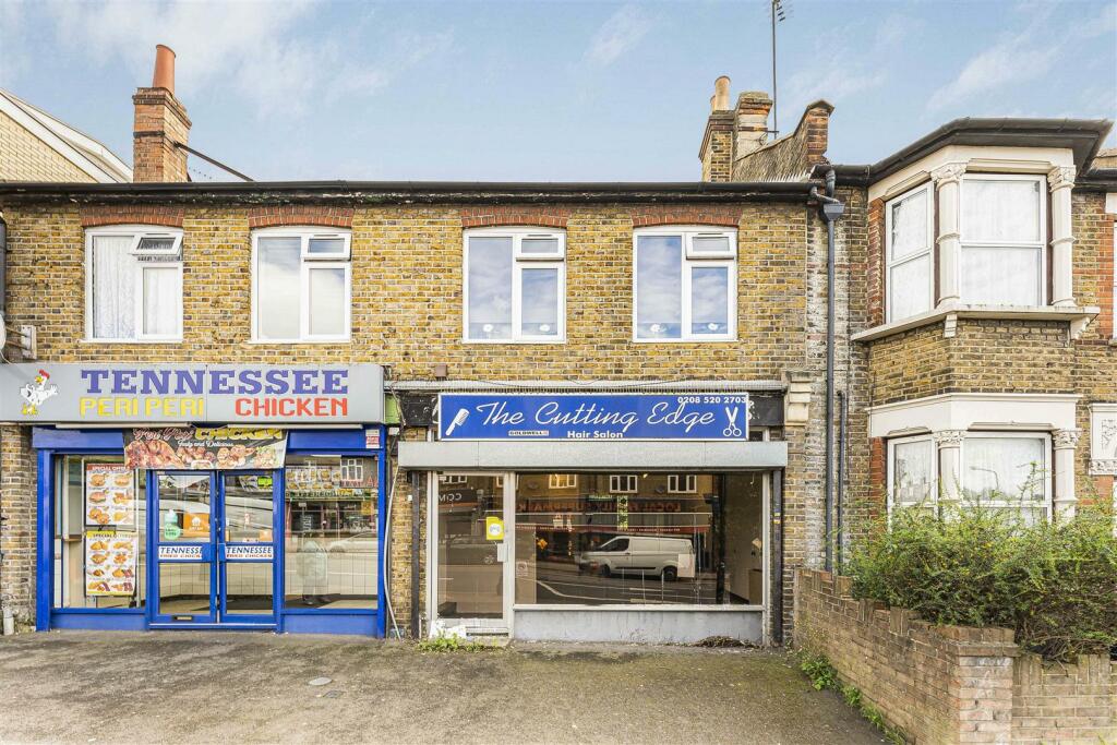 Shop for rent in Forest Road, Walthamstow, London, E17
