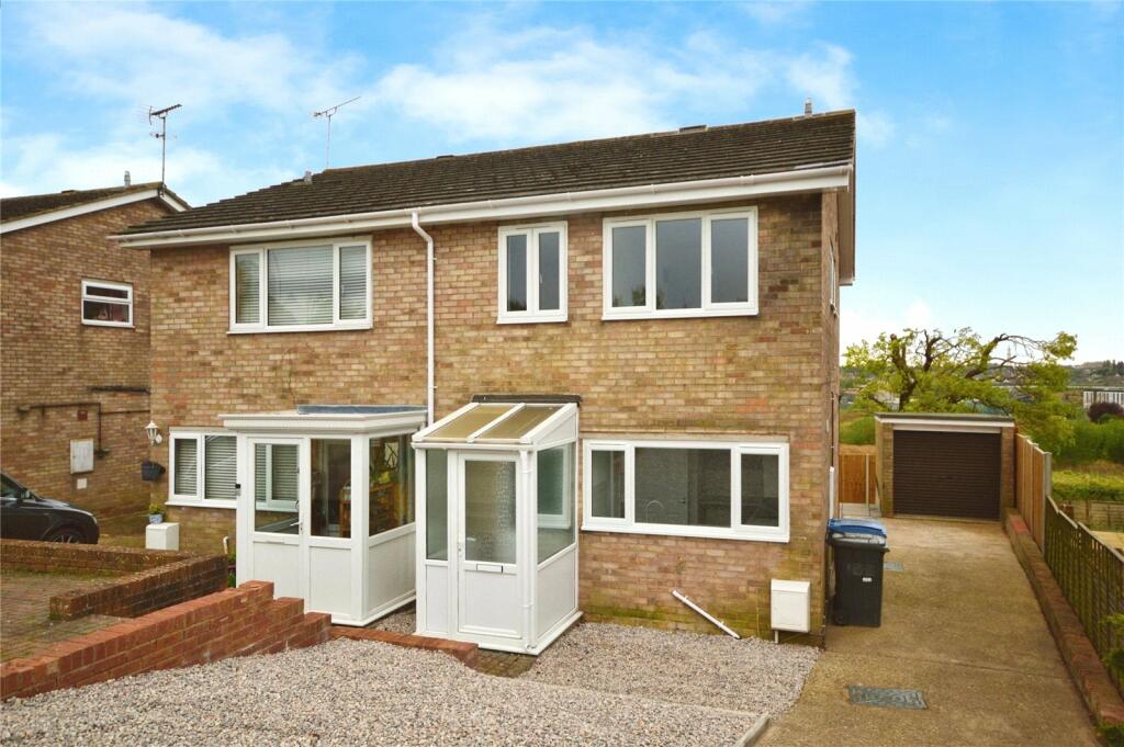 3 bedroom semidetached house for rent in Brooklands Road, Brantham