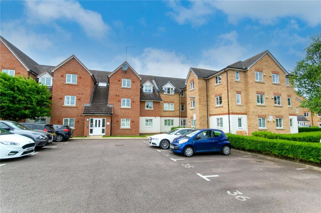 2 bedroom apartment for sale in Monarch Way, Leighton Buzzard, Beds, LU7