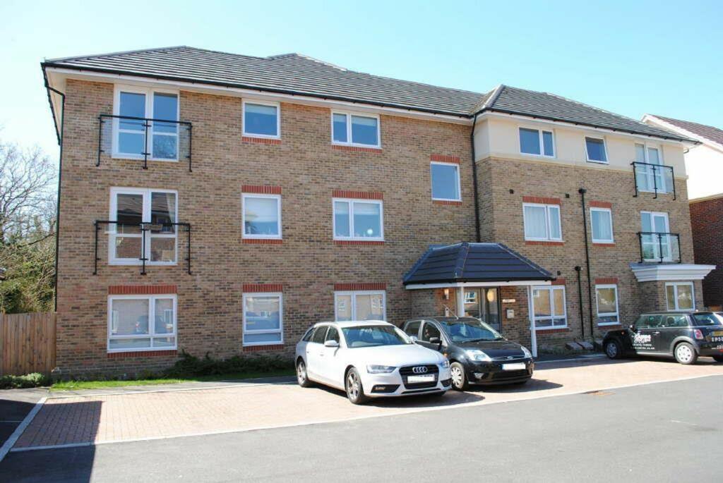 2 bedroom flat for sale in Dalmeny Way, Mentmore House, KT18