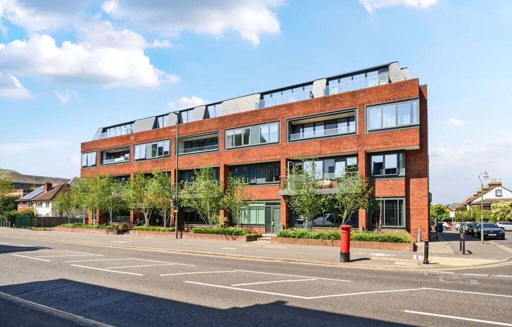 Main image of property: East Street, Epsom, KT17