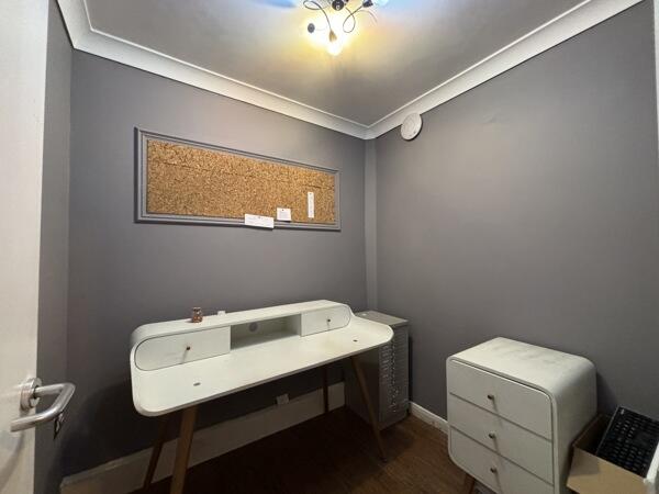 Additional property image - 5 Hove Park Villas, Hove  BN3 6HP