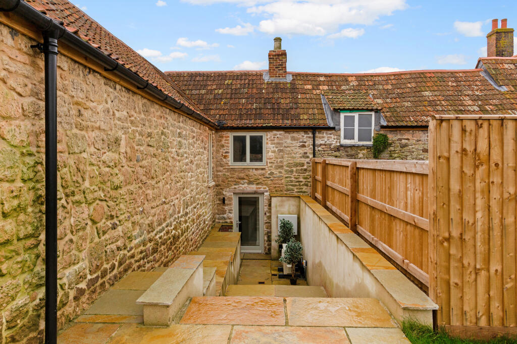 Additional property image - Badgers Lane, Almondsbury, BS32