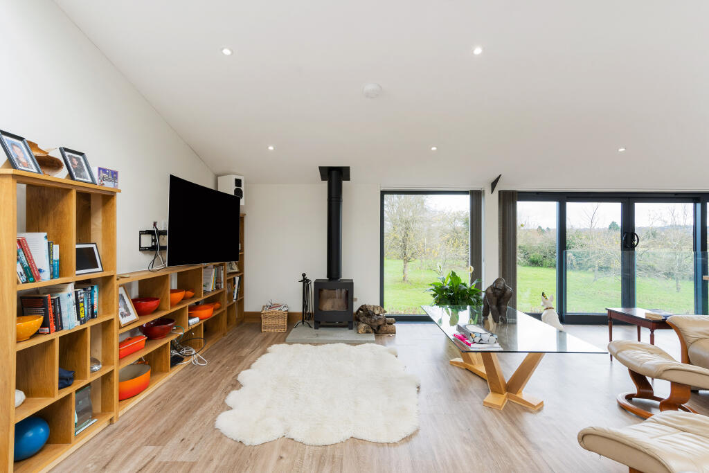 Additional property image - Pilning Street, Pilning, BS35