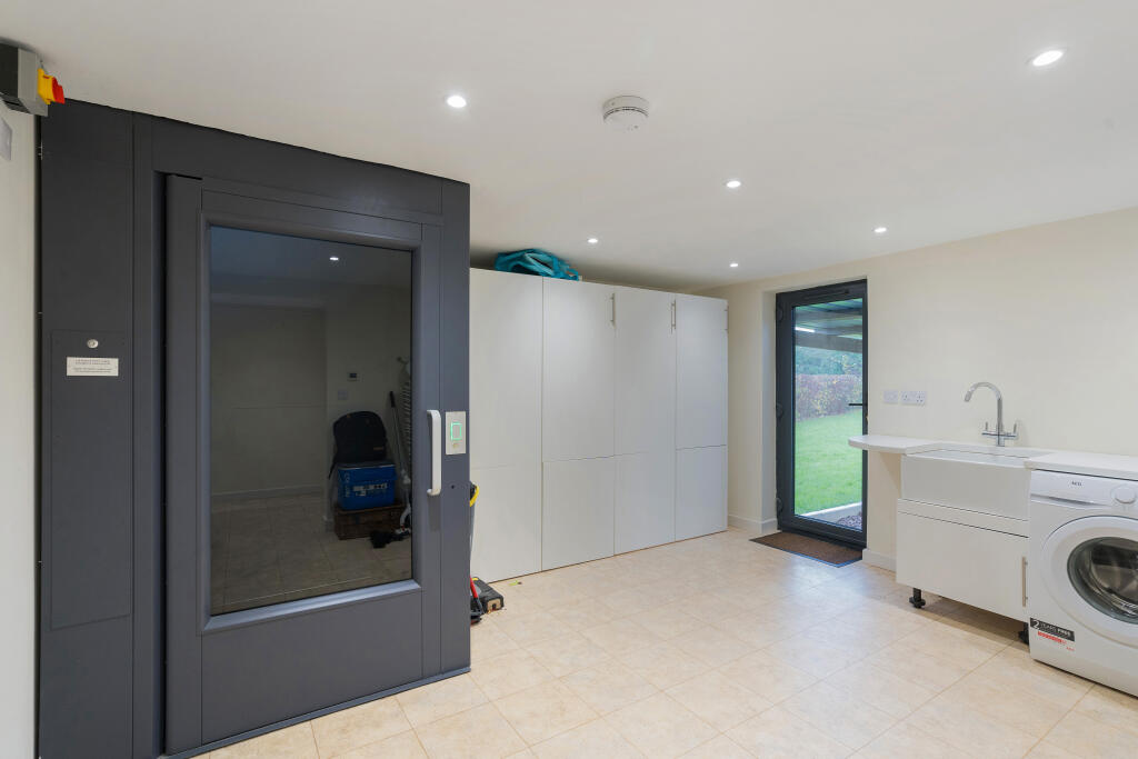 Additional property image - Pilning Street, Pilning, BS35