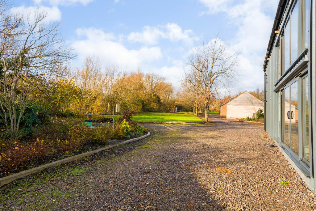 Additional property image - Pilning Street, Pilning, BS35
