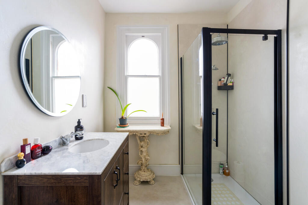 Additional property image - South Terrace, Bristol, BS6