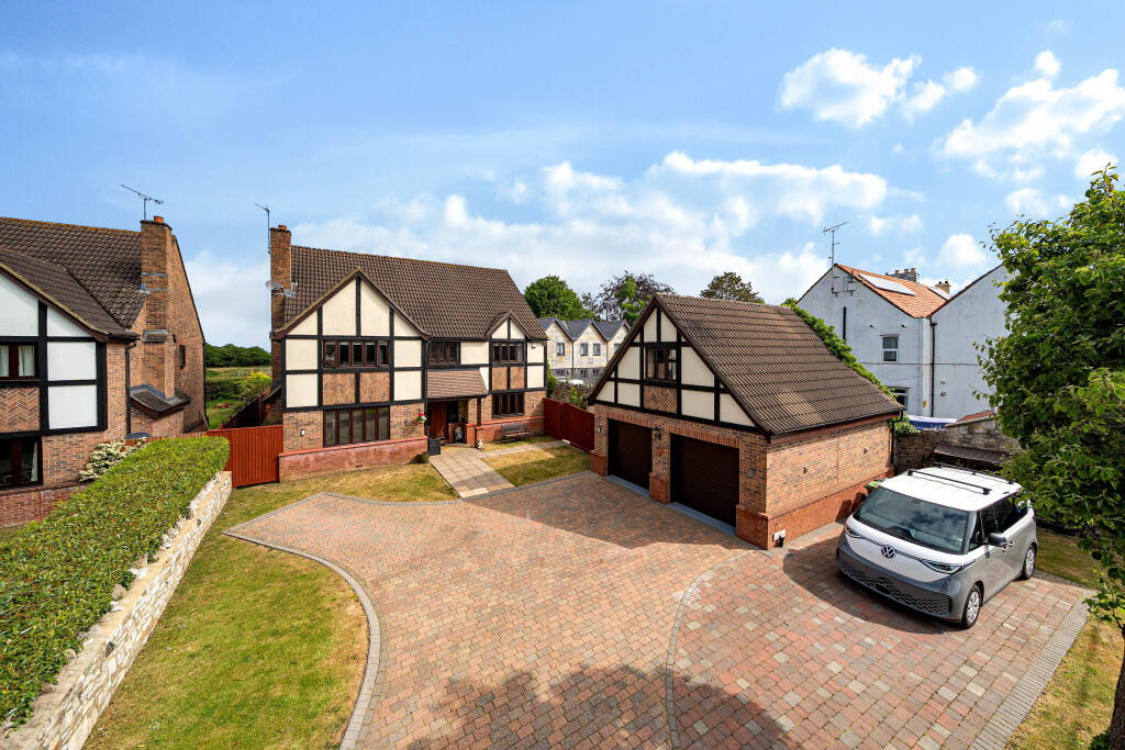 Main image of property: Down Road, Alveston, BS35