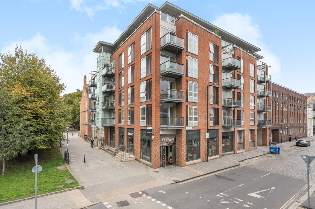 Main image of property: Queen Square Apartments, Bristol, BS1